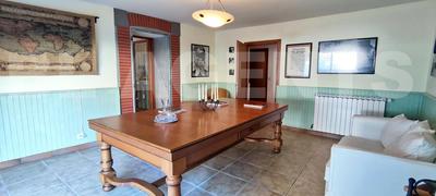 Maison - 212 m² - 7 pièces