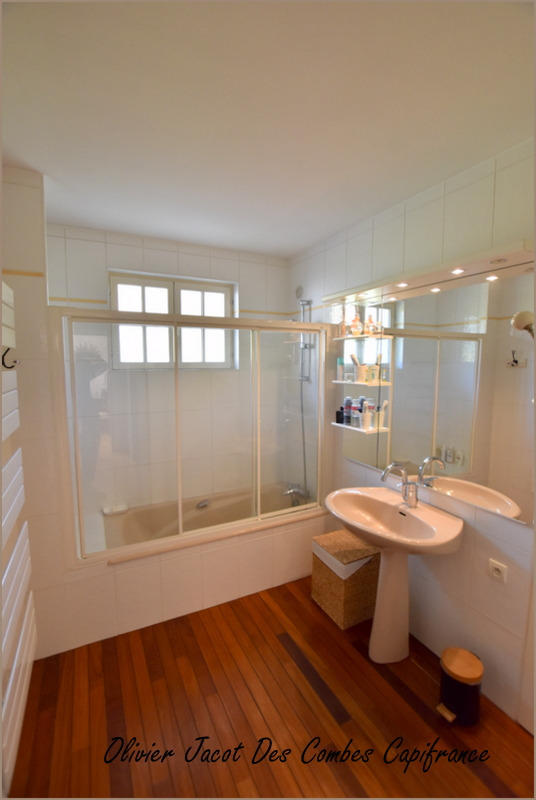 Maison - 215 m² - 7 pièces