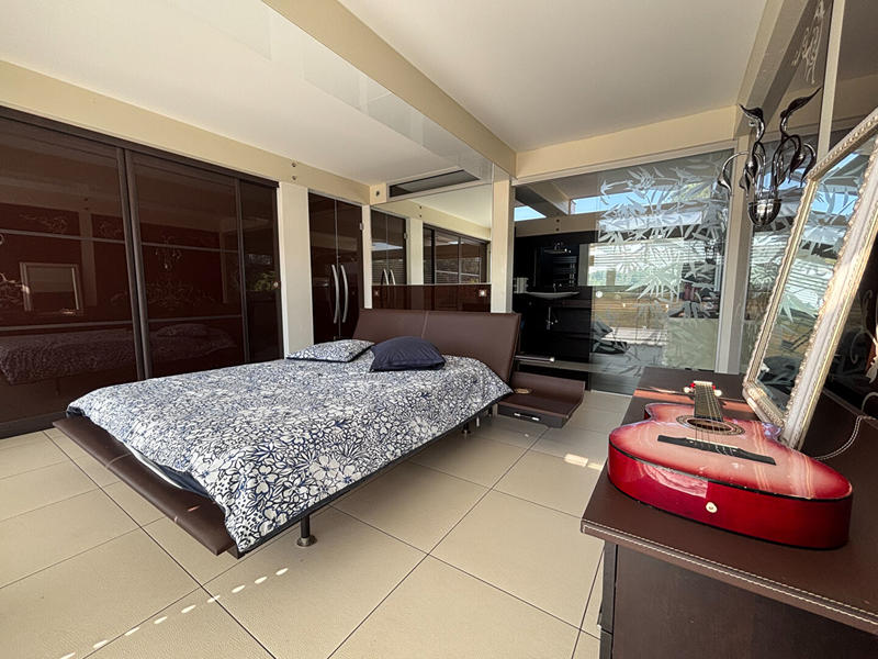 Maison - 230 m² - 5 pièces