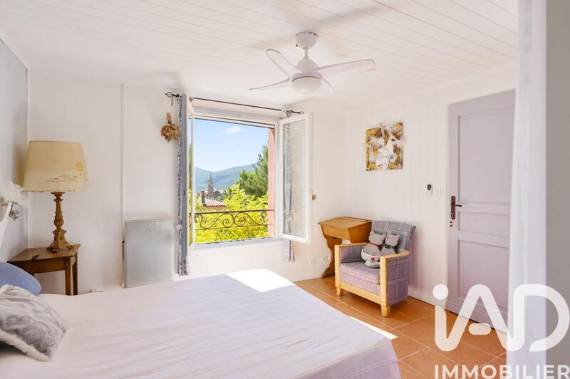 Maison - 180 m² - 7 pièces