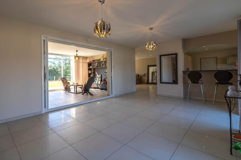 Maison - 295 m² - 9 pièces