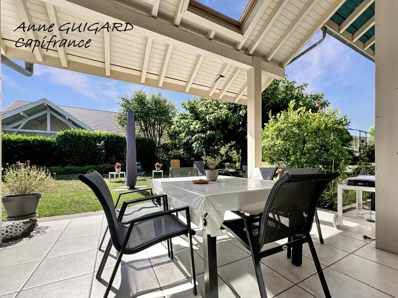 Maison - 232 m² - 7 pièces