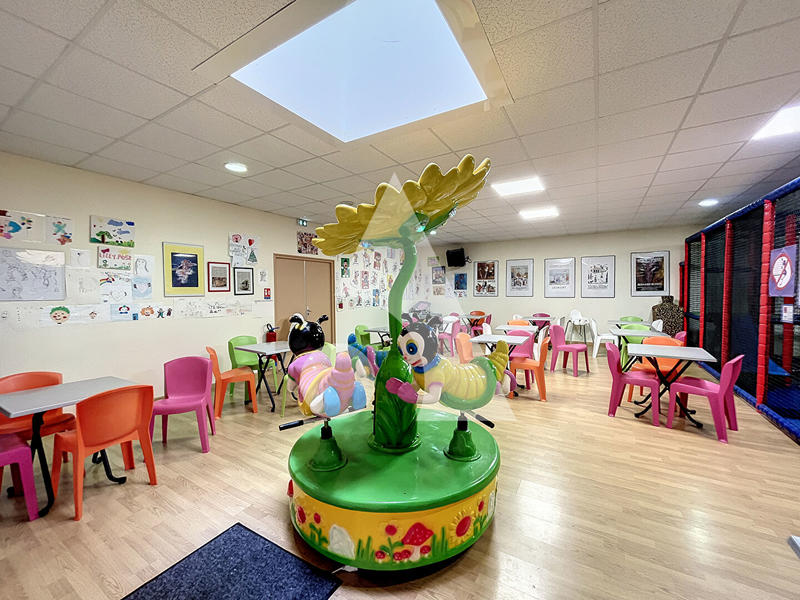 Local commercial - 255 m²