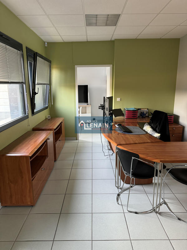 Bureau - 228 m²