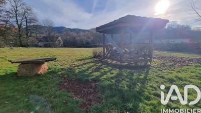 Maison - 220 m² - 7 pièces