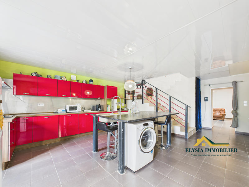 Maison - 259 m² - 9 pièces