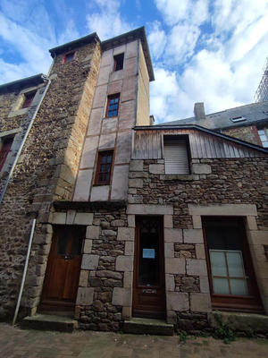 Immeuble - 9 pièces