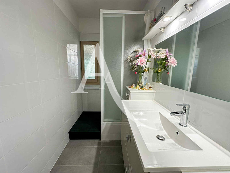 Maison - 90 m² - 3 pièces