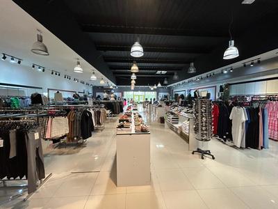 Local commercial - 401 m²