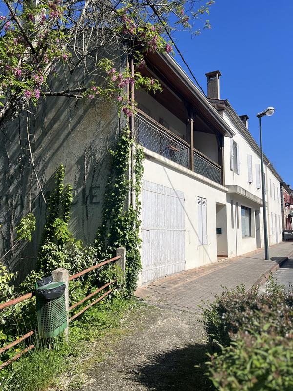 Maison - 500 m² - 10 pièces