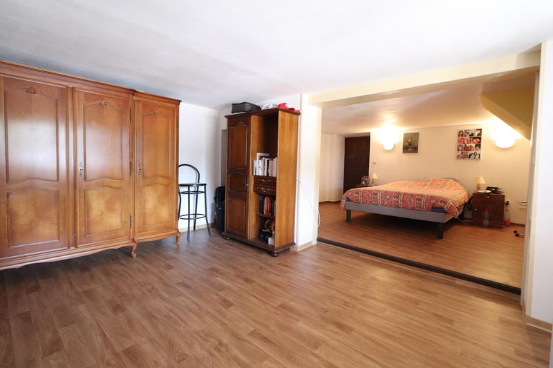 Maison - 200 m² - 6 pièces