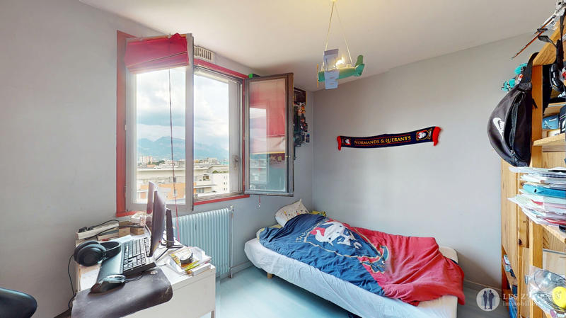 Appartement - 97 m² - 5 pièces