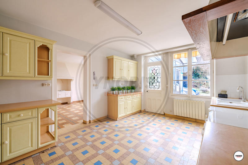 Maison - 180 m² - 6 pièces