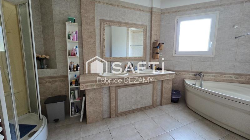 Maison - 150 m² - 8 pièces