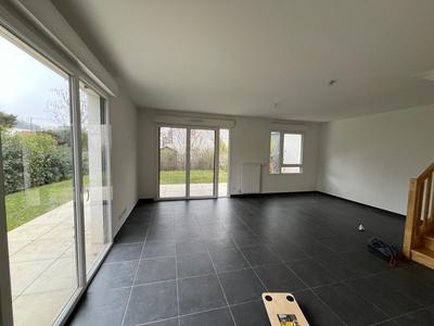 Maison - 93 m² - 4 pièces