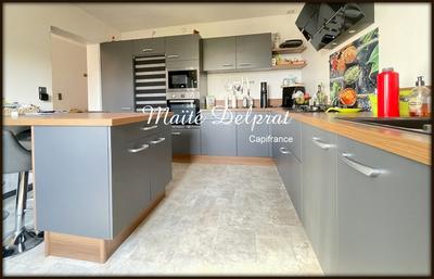 Maison - 218 m² - 10 pièces