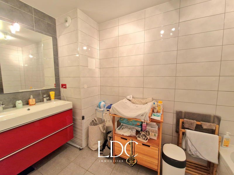 Appartement - 82 m² - 4 pièces