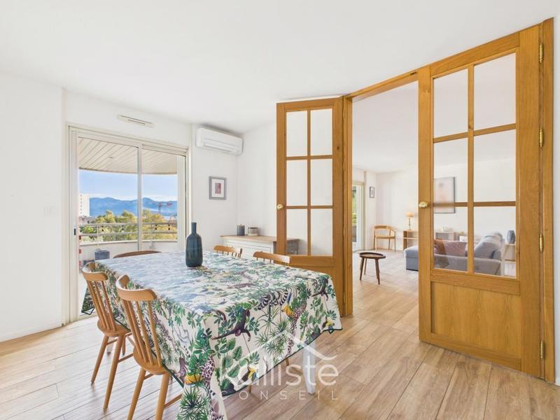 Appartement - 131 m² - 5 pièces