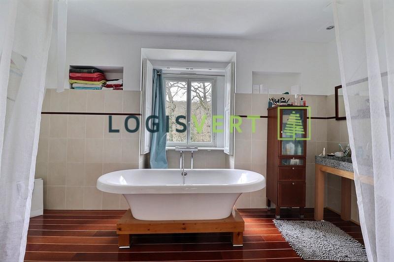 Maison - 236 m² - 8 pièces