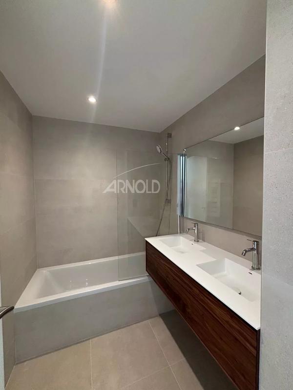 Appartement - 97 m² - 4 pièces