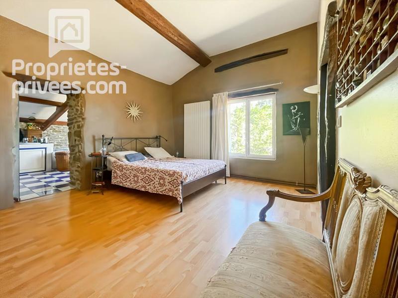 Maison - 320 m² - 9 pièces