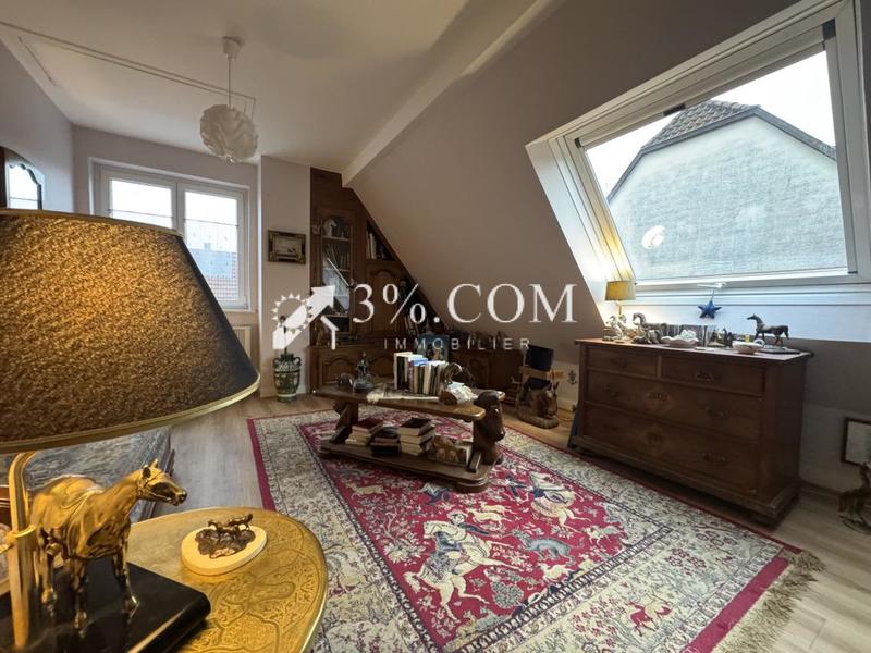 Demeure - 181 m² - 6 pièces