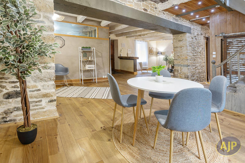 Maison - 150 m² - 7 pièces