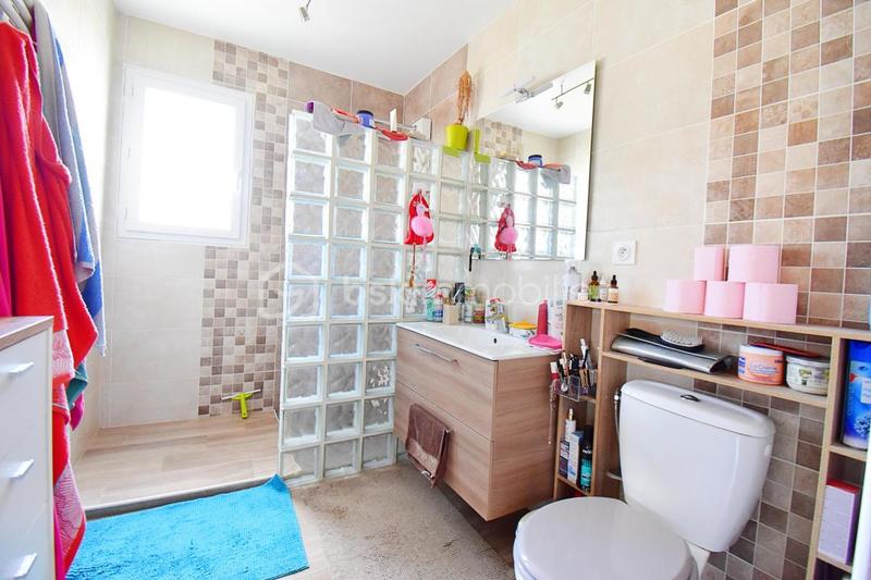 Villa - 100 m² - 5 pièces