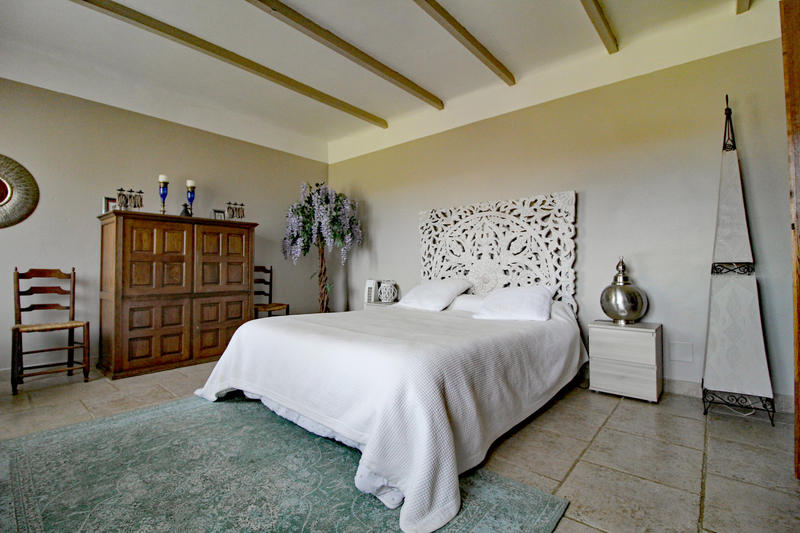 Maison - 325 m² - 9 pièces