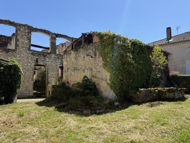 Maison de village - 200 m² - 2 pièces