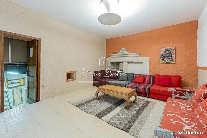 Maison - 238 m² - 9 pièces