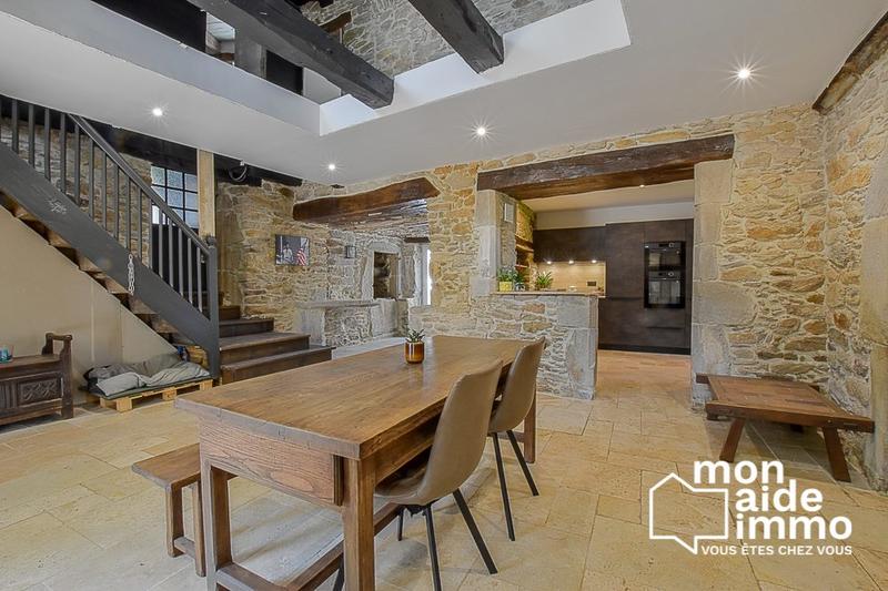 Maison ancienne - 242 m² - 8 pièces