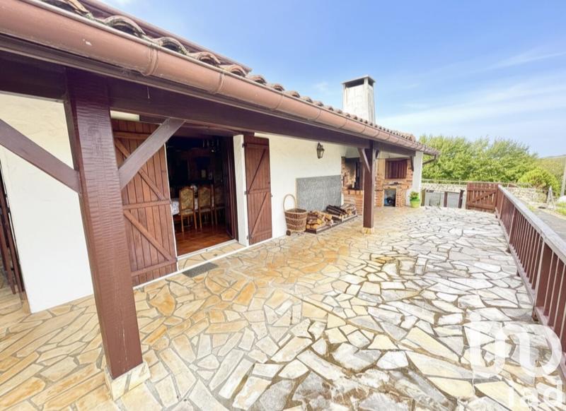 Maison - 290 m² - 9 pièces