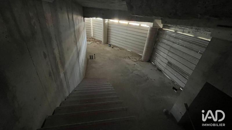 Local commercial - 968 m²