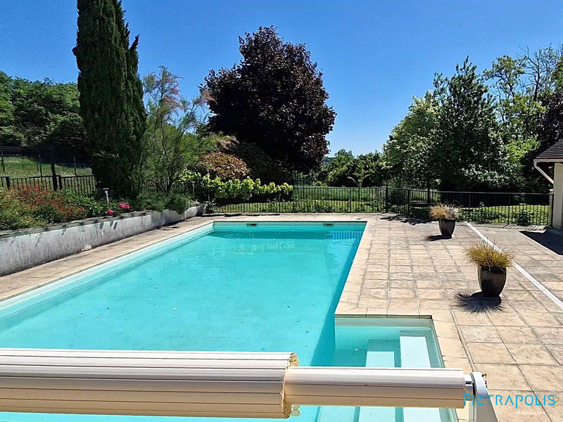 Maison ancienne - 306 m² - 12 pièces