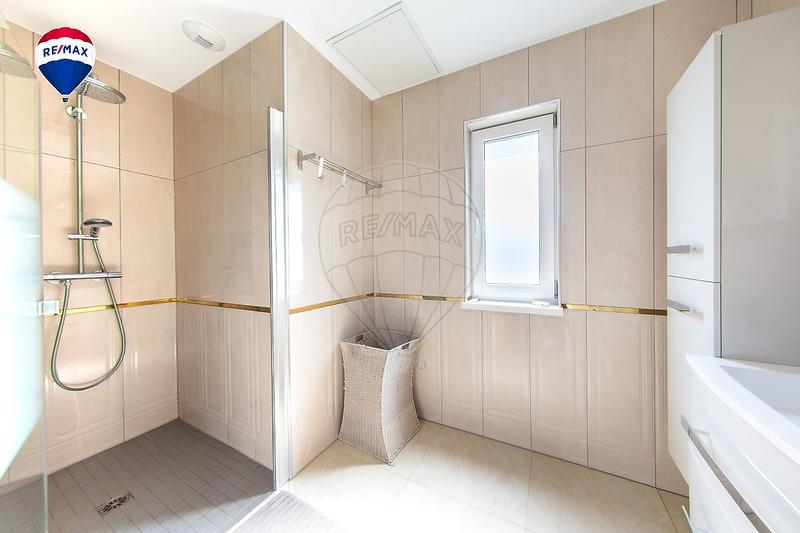 Maison - 138 m² - 5 pièces