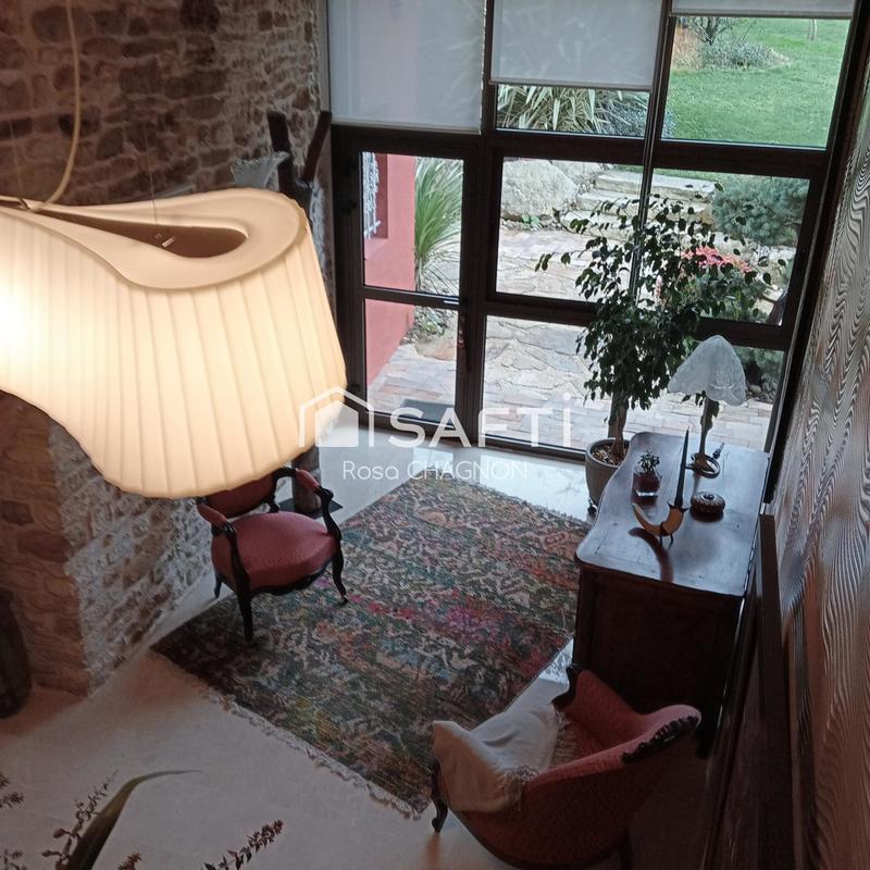 Maison - 220 m² - 7 pièces