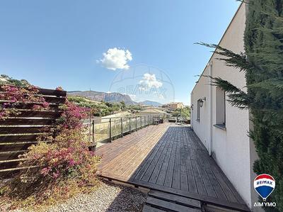 Villa - 196 m² - 6 pièces