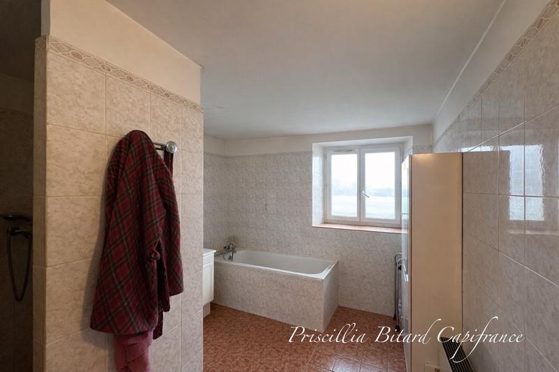 Maison - 231 m² - 8 pièces