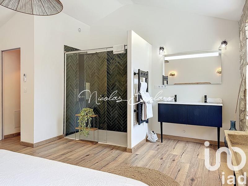 Maison - 1 m² - 6 pièces