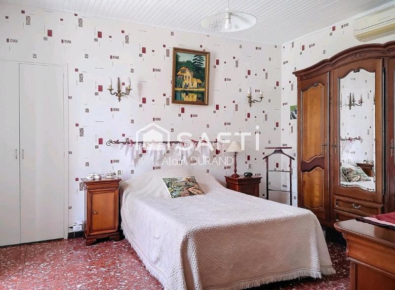 Maison - 204 m² - 7 pièces