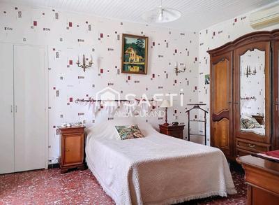 Maison - 204 m² - 7 pièces