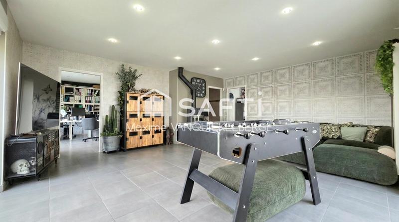 Maison - 274 m² - 12 pièces