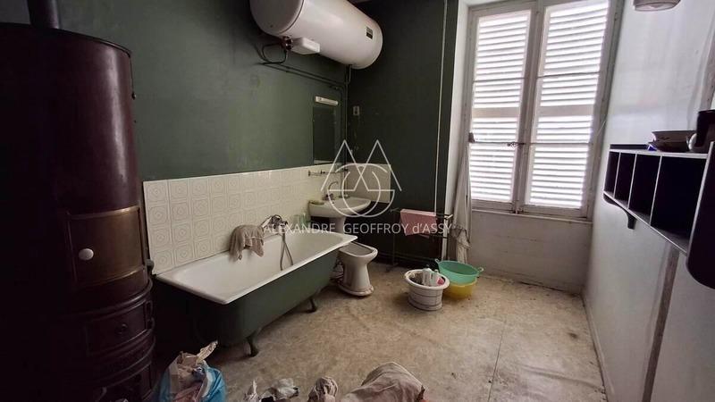 Château - 2 500 m² - 30 pièces