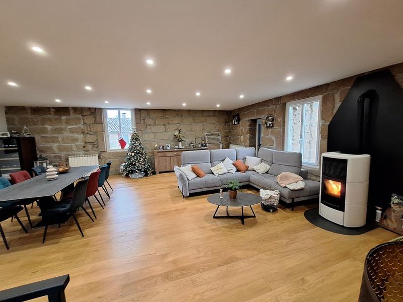 Maison - 240 m² - 5 pièces