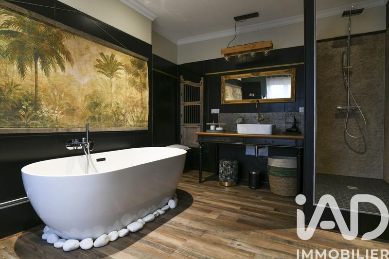 Maison - 309 m² - 10 pièces