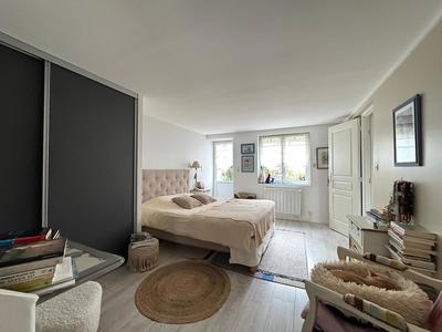 Maison - 152 m² - 6 pièces