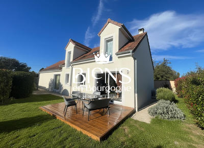 Maison traditionnelle - 150 m² - 5 pièces