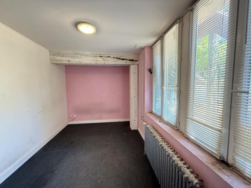 Maison - 210 m² - 11 pièces