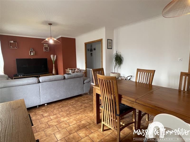 Maison - 99 m² - 5 pièces